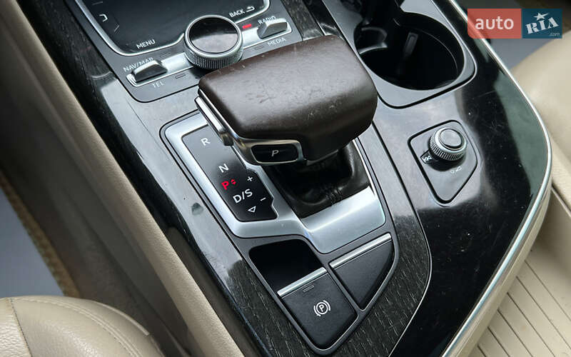 Позашляховик / Кросовер Audi Q7 2019 в Львові