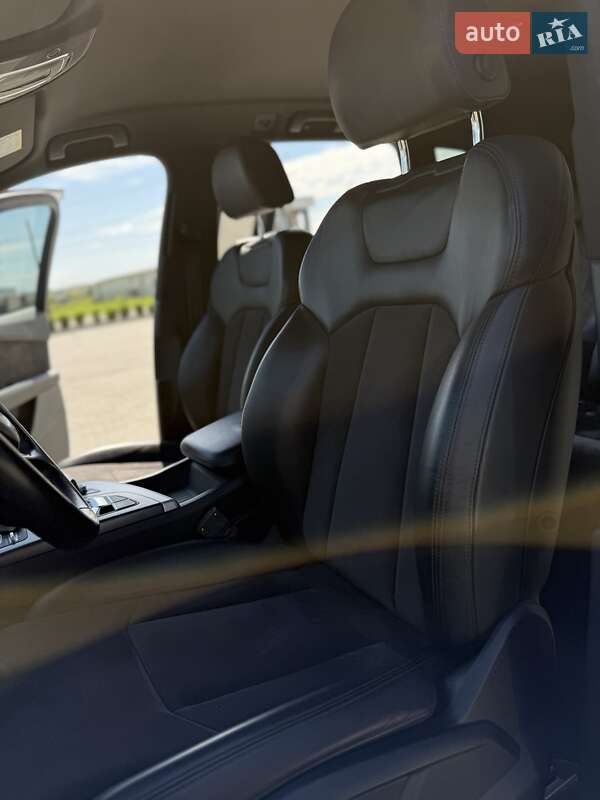 Внедорожник / Кроссовер Audi Q7 2016 в Хусте