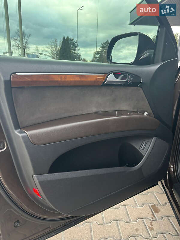 Позашляховик / Кросовер Audi Q7 2012 в Києві