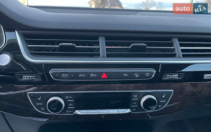 Внедорожник / Кроссовер Audi Q7 2017 в Коломые