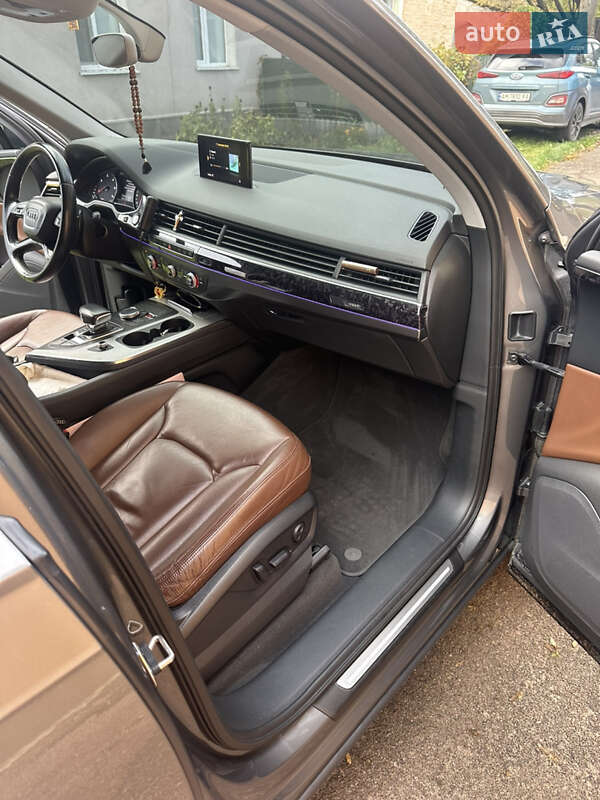 Внедорожник / Кроссовер Audi Q7 2016 в Житомире