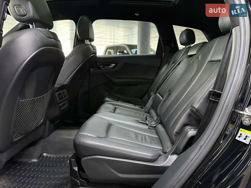 Позашляховик / Кросовер Audi Q7 2017 в Одесі