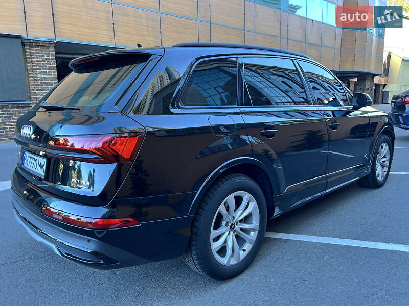 Позашляховик / Кросовер Audi Q7 2020 в Благовіщенську