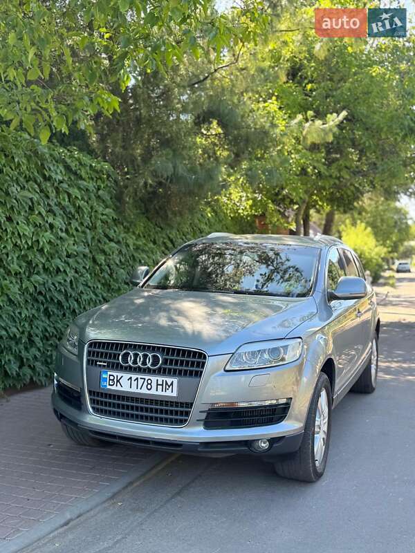 Позашляховик / Кросовер Audi Q7 2006 в Вараші фото 3 Позашляховик / Кросовер Audi Q7 2006 в Вараші