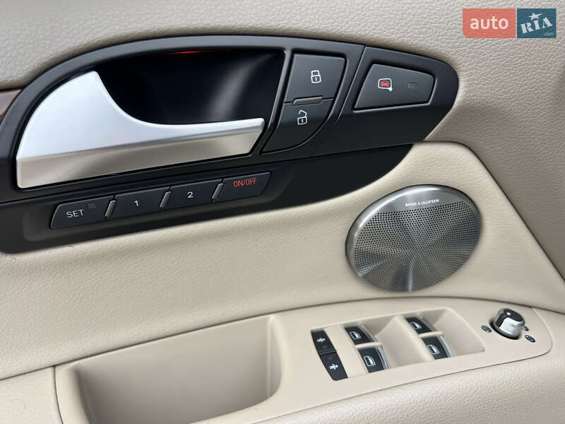 Позашляховик / Кросовер Audi Q7 2012 в Дніпрі