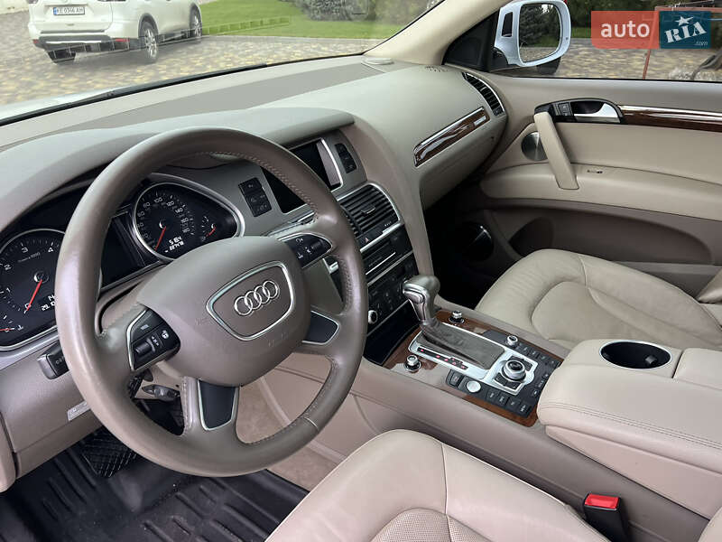 Позашляховик / Кросовер Audi Q7 2012 в Дніпрі