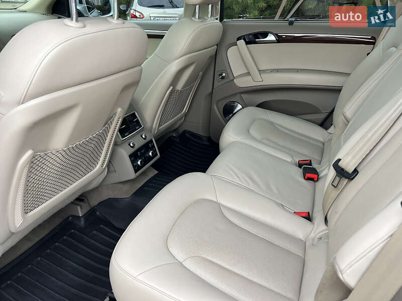 Позашляховик / Кросовер Audi Q7 2012 в Дніпрі
