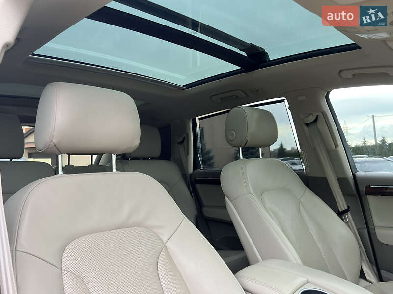 Позашляховик / Кросовер Audi Q7 2012 в Дніпрі