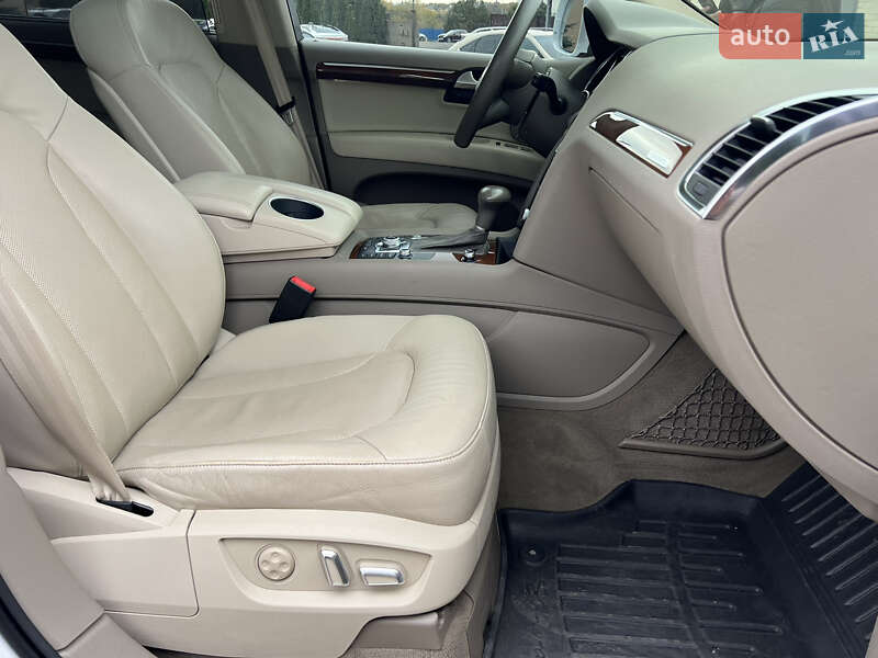 Позашляховик / Кросовер Audi Q7 2012 в Дніпрі