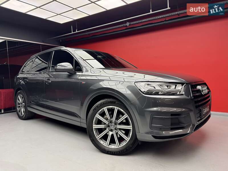Позашляховик / Кросовер Audi Q7 2019 в Києві