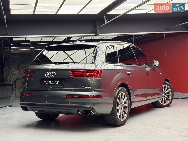 Позашляховик / Кросовер Audi Q7 2019 в Києві
