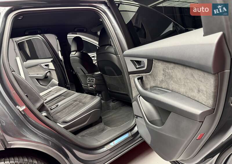 Позашляховик / Кросовер Audi Q7 2019 в Києві
