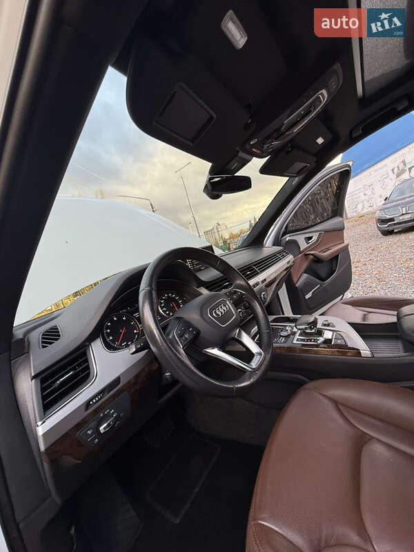 Позашляховик / Кросовер Audi Q7 2018 в Трускавці