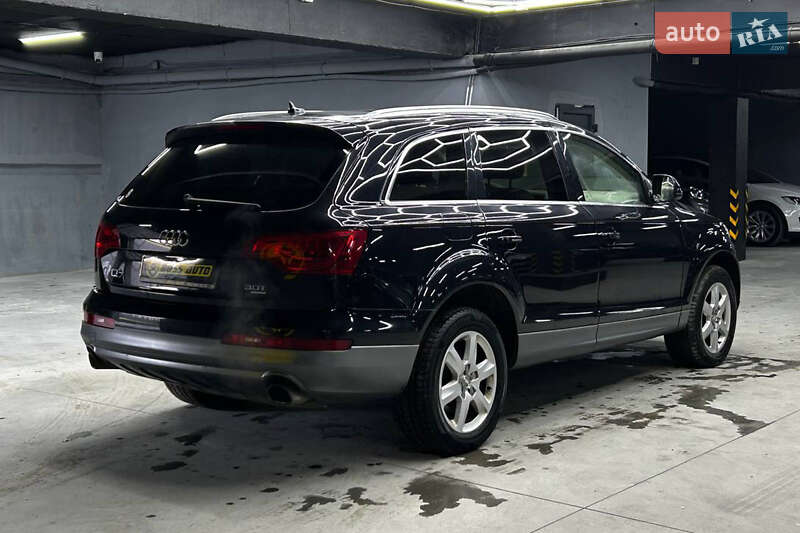 Позашляховик / Кросовер Audi Q7 2013 в Чернівцях