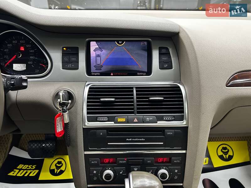 Позашляховик / Кросовер Audi Q7 2013 в Чернівцях