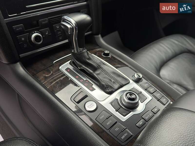 Позашляховик / Кросовер Audi Q7 2015 в Львові