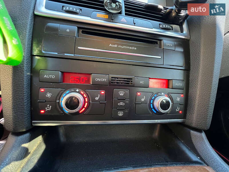 Внедорожник / Кроссовер Audi Q7 2010 в Обухове