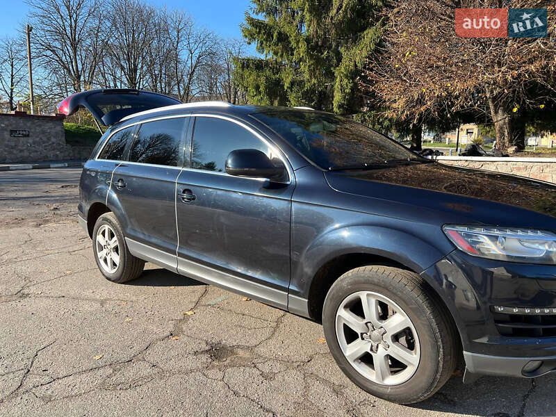 Внедорожник / Кроссовер Audi Q7 2010 в Обухове