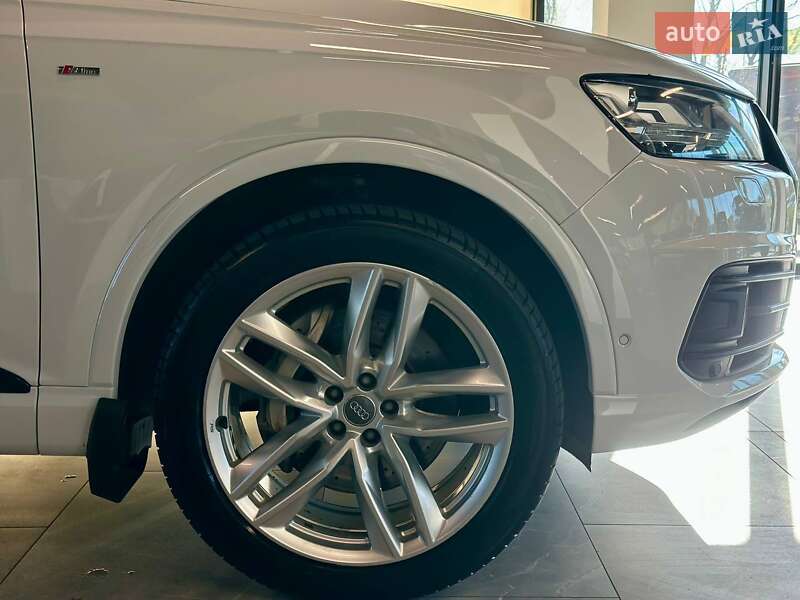 Позашляховик / Кросовер Audi Q7 2016 в Львові фото 2 Позашляховик / Кросовер Audi Q7 2016 в Львові