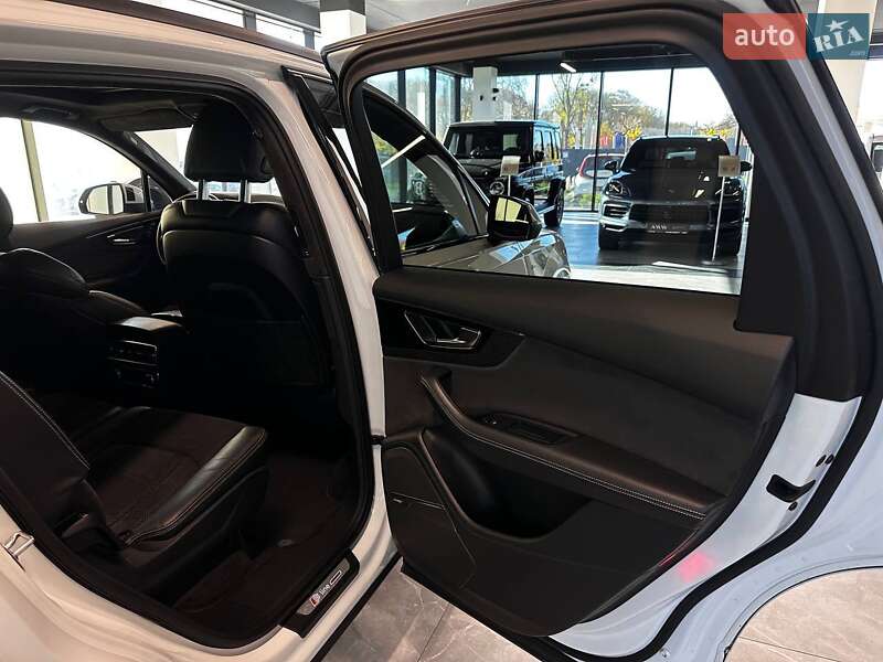Позашляховик / Кросовер Audi Q7 2016 в Львові фото 28 Позашляховик / Кросовер Audi Q7 2016 в Львові