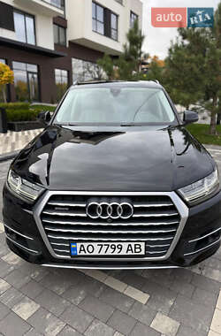 Позашляховик / Кросовер Audi Q7 2017 в Києві