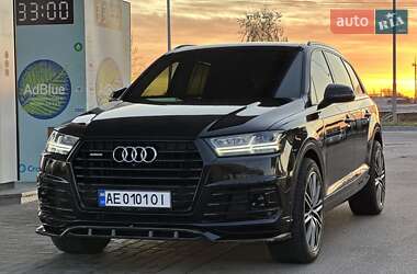 Позашляховик / Кросовер Audi Q7 2017 в Дніпрі