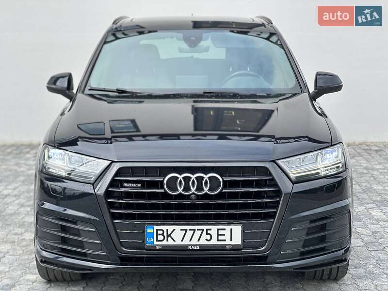 Внедорожник / Кроссовер Audi Q7 2017 в Ровно