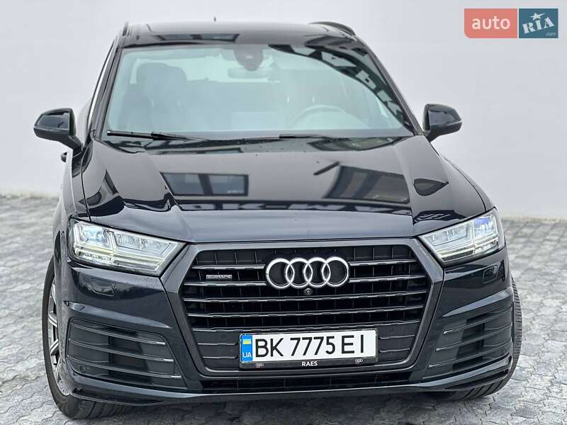 Внедорожник / Кроссовер Audi Q7 2017 в Ровно
