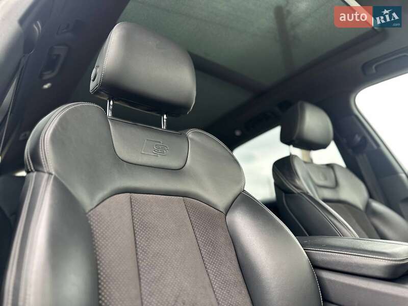 Внедорожник / Кроссовер Audi Q7 2017 в Ровно