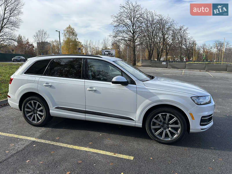 Позашляховик / Кросовер Audi Q7 2019 в Чернігові