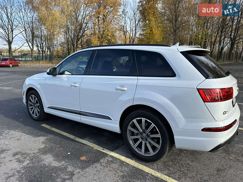 Позашляховик / Кросовер Audi Q7 2019 в Чернігові