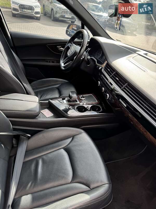Внедорожник / Кроссовер Audi Q7 2017 в Сарнах