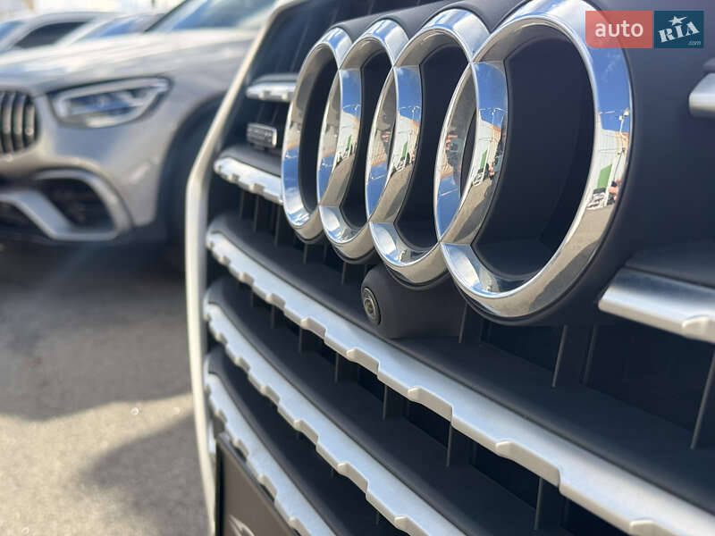 Внедорожник / Кроссовер Audi Q7 2018 в Киеве