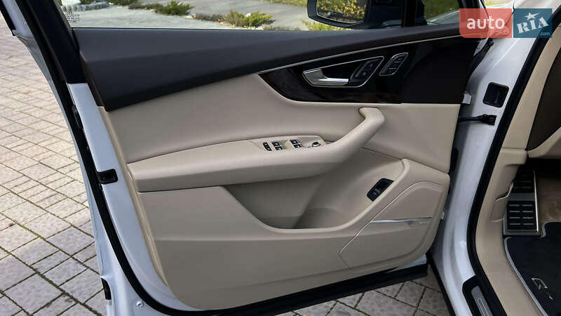 Позашляховик / Кросовер Audi Q7 2017 в Львові фото 30 Позашляховик / Кросовер Audi Q7 2017 в Львові