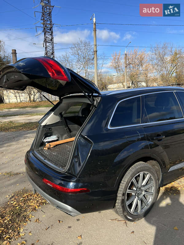 Внедорожник / Кроссовер Audi Q7 2017 в Запорожье