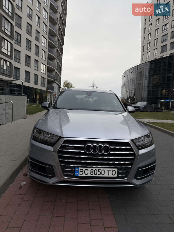 Позашляховик / Кросовер Audi Q7 2017 в Львові