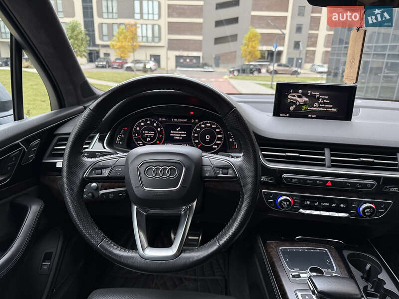 Позашляховик / Кросовер Audi Q7 2017 в Львові