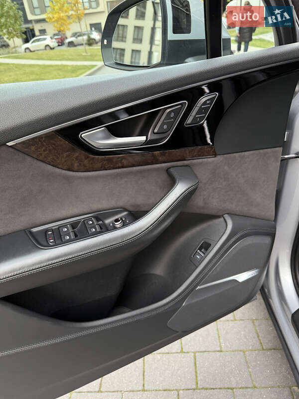 Позашляховик / Кросовер Audi Q7 2017 в Львові