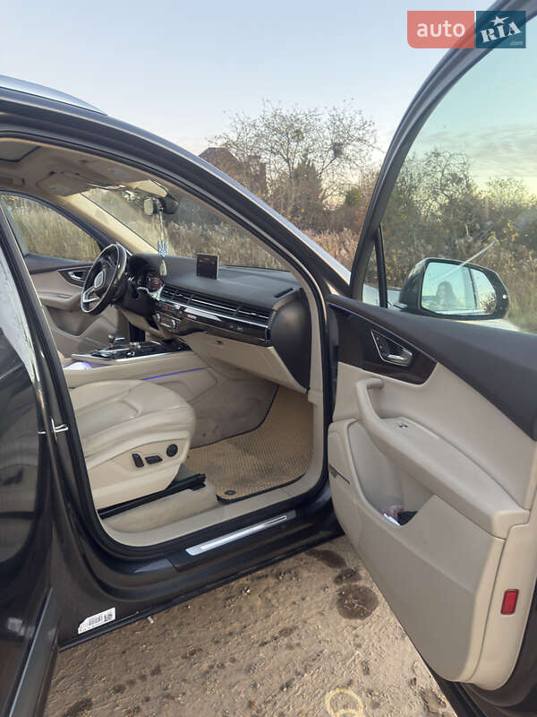 Позашляховик / Кросовер Audi Q7 2018 в Києві фото 11 Позашляховик / Кросовер Audi Q7 2018 в Києві