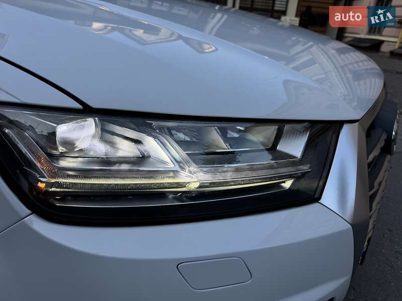 Внедорожник / Кроссовер Audi Q7 2017 в Черновцах