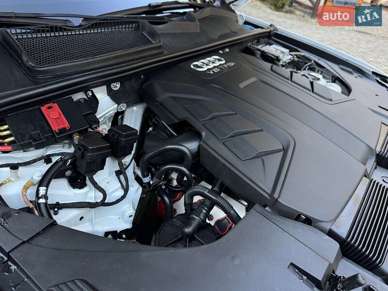 Внедорожник / Кроссовер Audi Q7 2017 в Черновцах