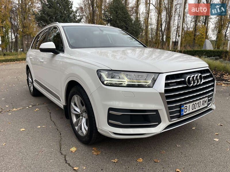 Внедорожник / Кроссовер Audi Q7 2015 в Киеве