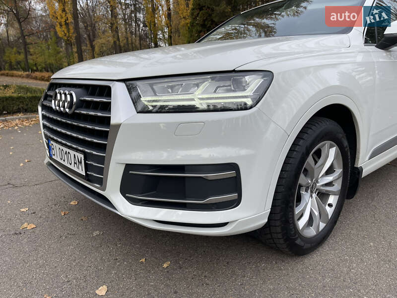 Внедорожник / Кроссовер Audi Q7 2015 в Киеве