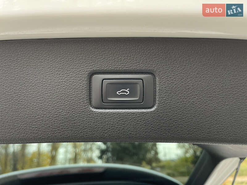 Внедорожник / Кроссовер Audi Q7 2015 в Киеве