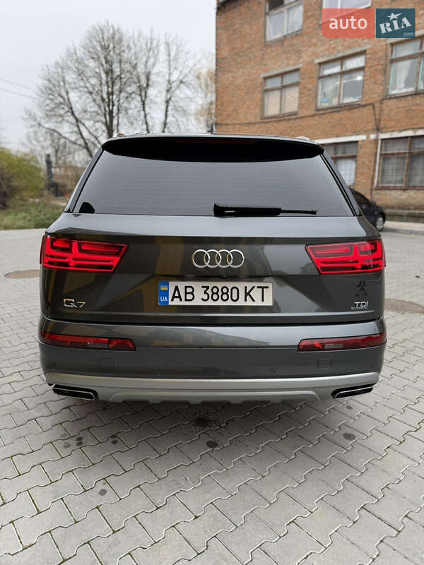 Внедорожник / Кроссовер Audi Q7 2016 в Баре