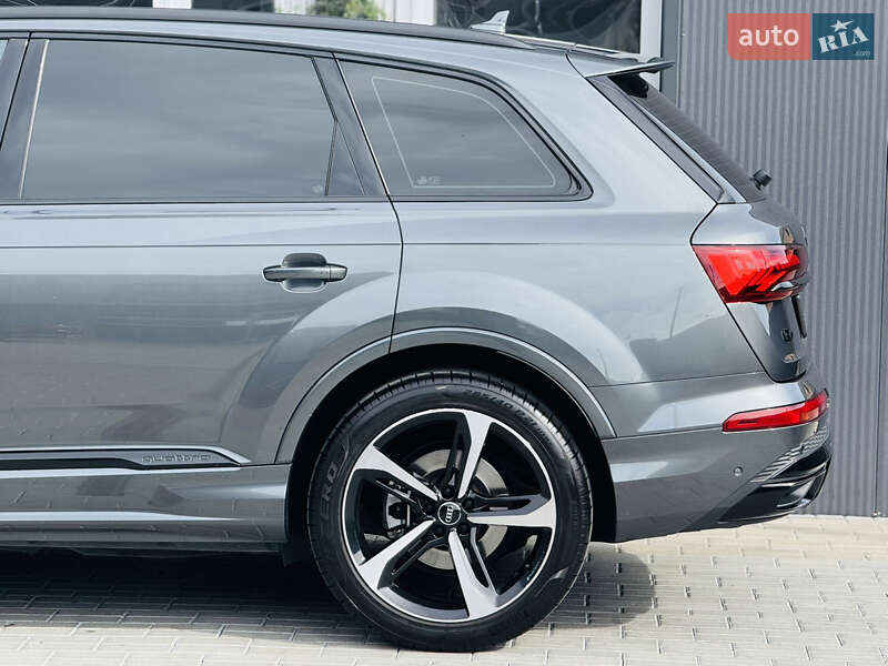 Внедорожник / Кроссовер Audi Q7 2020 в Мукачево
