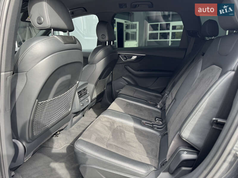 Внедорожник / Кроссовер Audi Q7 2020 в Мукачево
