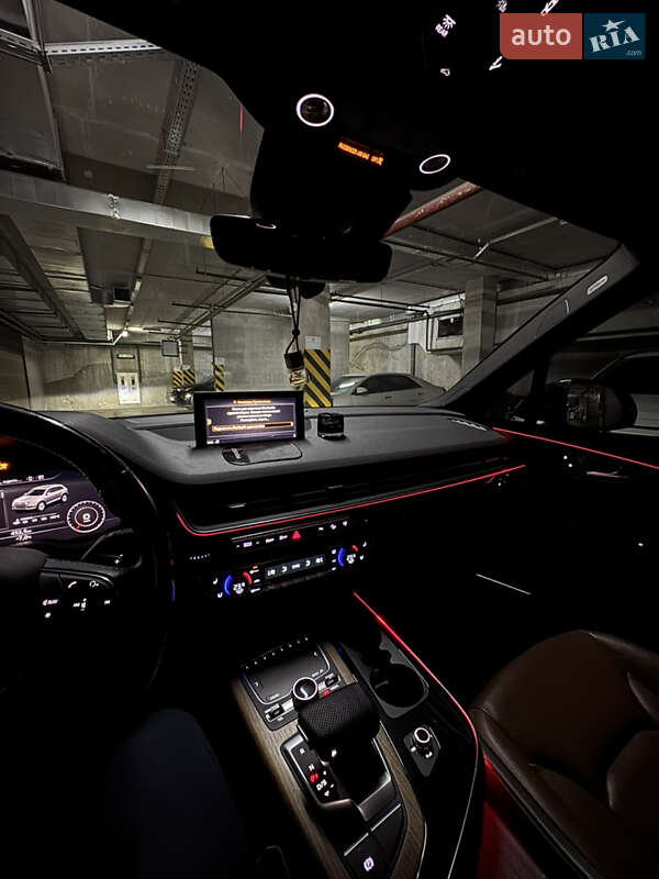 Позашляховик / Кросовер Audi Q7 2016 в Києві фото 37 Позашляховик / Кросовер Audi Q7 2016 в Києві