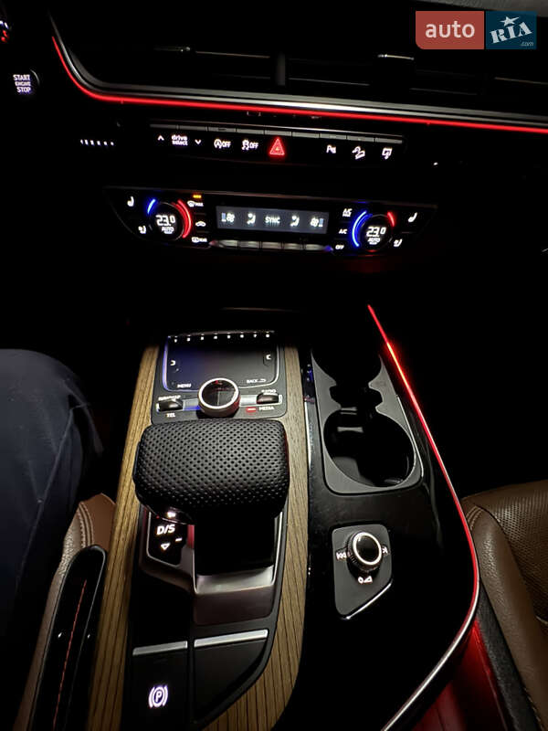 Позашляховик / Кросовер Audi Q7 2016 в Києві фото 41 Позашляховик / Кросовер Audi Q7 2016 в Києві