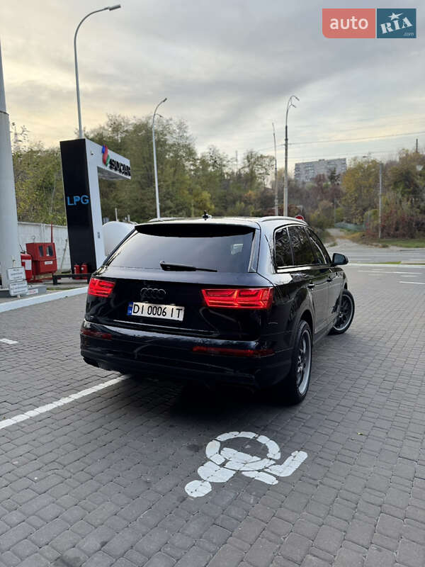Позашляховик / Кросовер Audi Q7 2016 в Києві фото 49 Позашляховик / Кросовер Audi Q7 2016 в Києві